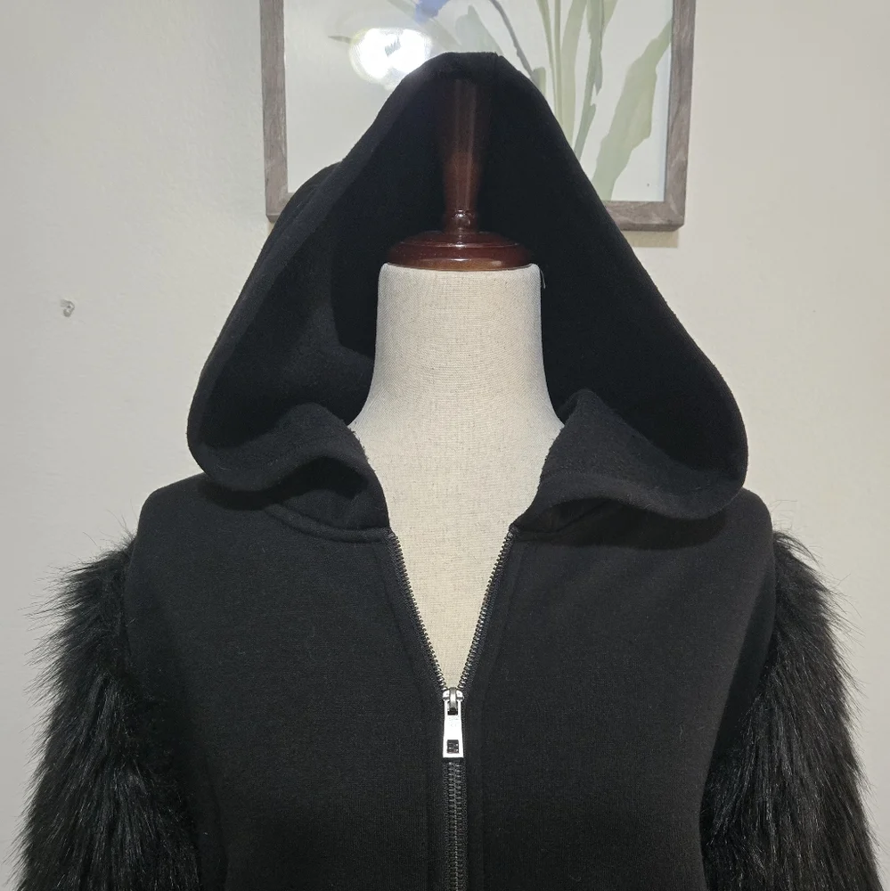 ZARA Black Zippered Hoodie Sweater Black Gray Ombre Faux Fur Sleeves Medium - Picture 2 of 15